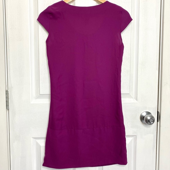 3/$30 H&M Bright Purple Pleated Neckline Short Sleeve Shift Mini Dress Size 2 - Picture 5 of 5